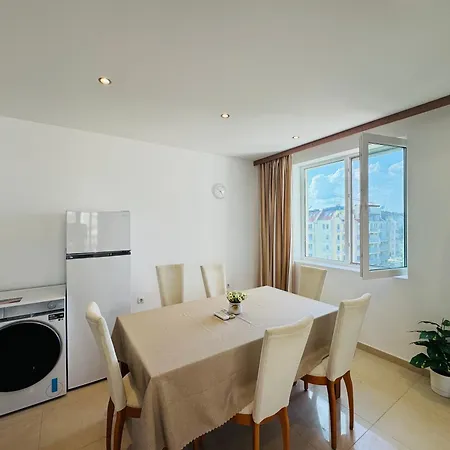 Sunny House 404 Two Bedroom Apartman