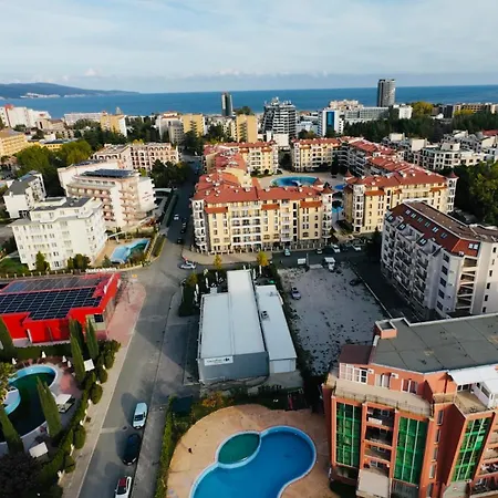 Sunny House 404 Two Bedroom Apartman Napospart