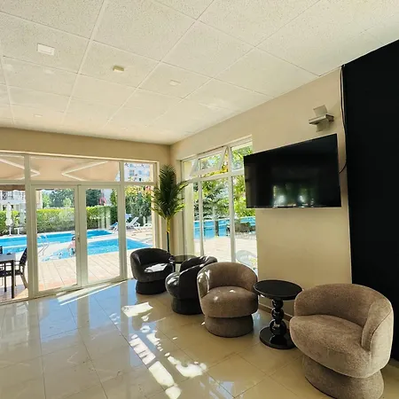 Sunny House 404 Two Bedroom Apartman *